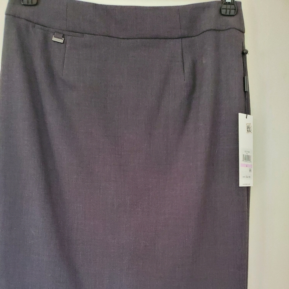 NWT Calvin Klein,Women's skirt,charcoal gray color Sz 6